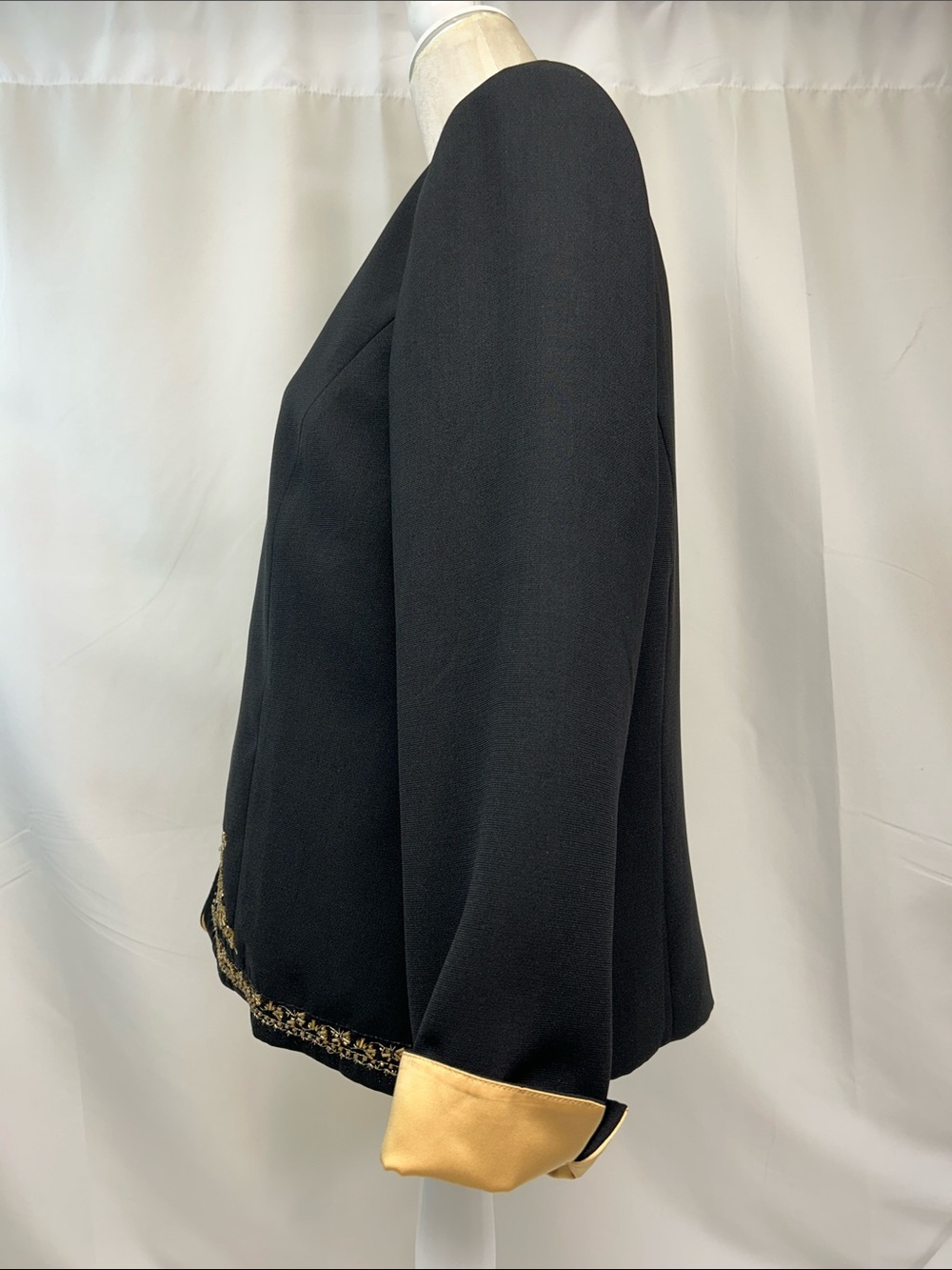 Coldwater Creek Black Jacket with Gold Beaded Embroidery & Matching Top Size 16 - Picture 5 of 12